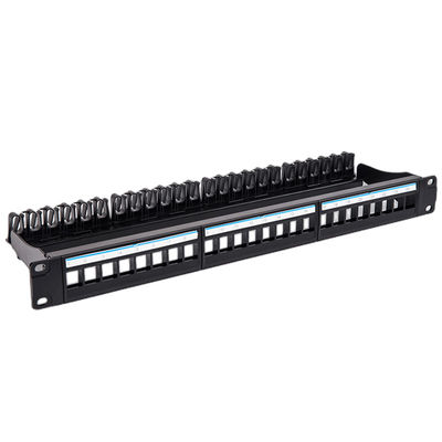 Jaques trapezoides pretos da placa RJ45 do porto CAT6 do painel de remendo 24 de UTP 1U