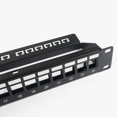 Porto 1U C5/C5E trapezoides C6 do painel de remendo 24 da rede RJ45 com barra de Mangement